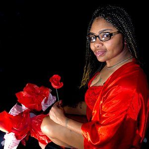 Meet your Posher, Nikki